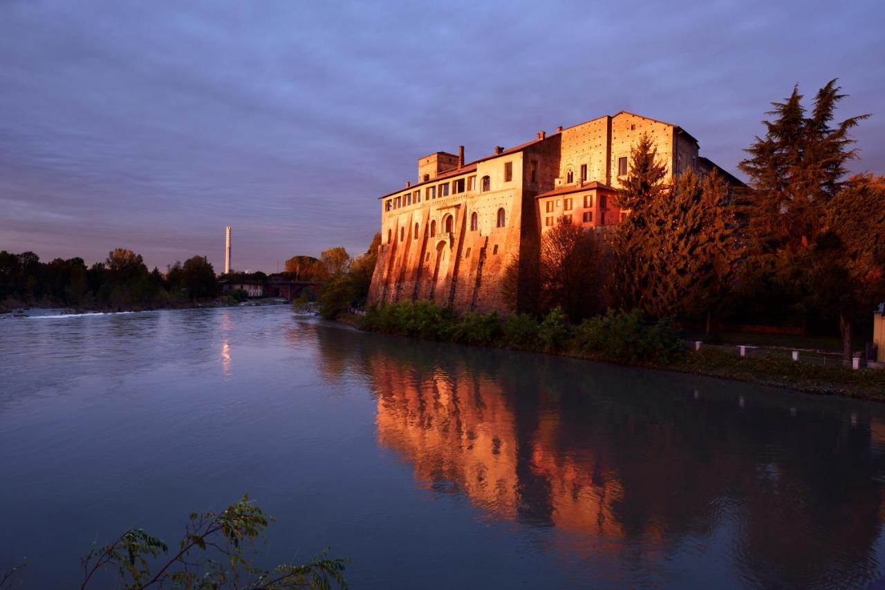 Hotel Castello Visconteo Cassano dʼAdda Exteriér fotografie